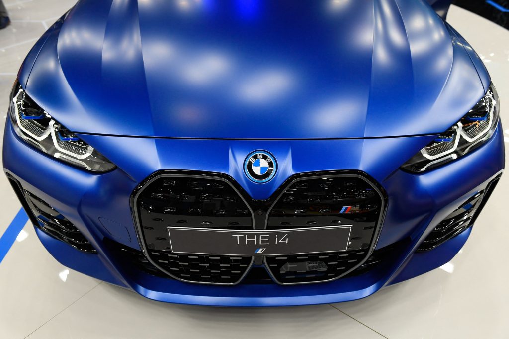 BMW albastru