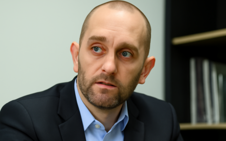 Titlu: "Dragoș Damian: Îndemn pentru specialiști să rupă tăcerea și să provoace schimbarea