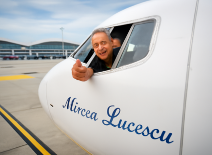 Debutul Noului Avion TAROM Denumit „Mircea Lucescu”: Un Pas Spre Modernitate