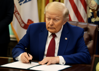 Trump Anunță Construirea Unei Oțelării Uriașe în Iowa cu o Investiție de 15 Miliarde de Dolari